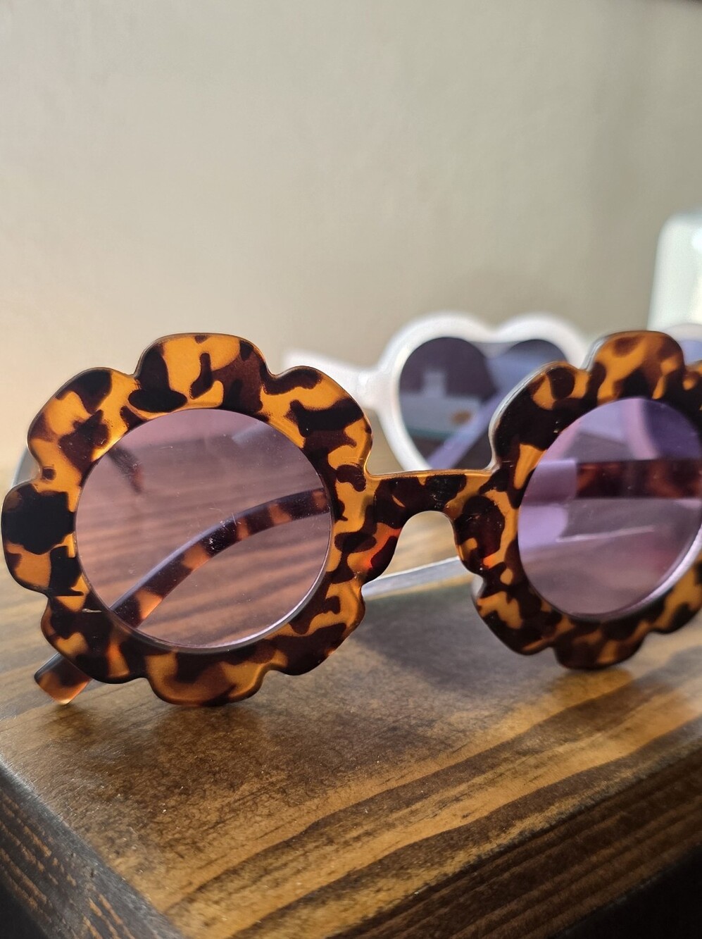 Kids Flower-Shaped Tortoiseshell Sunglasses